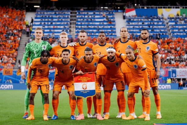 利兹联挑战,顶尖强敌,对手领跑积,皇冠体育,皇冠体育平台,体育赛事投注,皇冠官网,体育投注,在线博彩